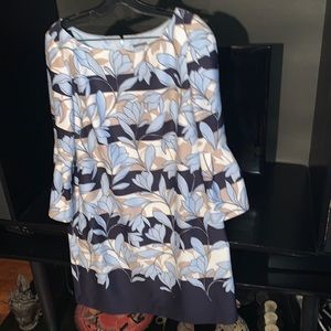 Vince Camuto floral dress size 12 belled out sleeves lined good cond